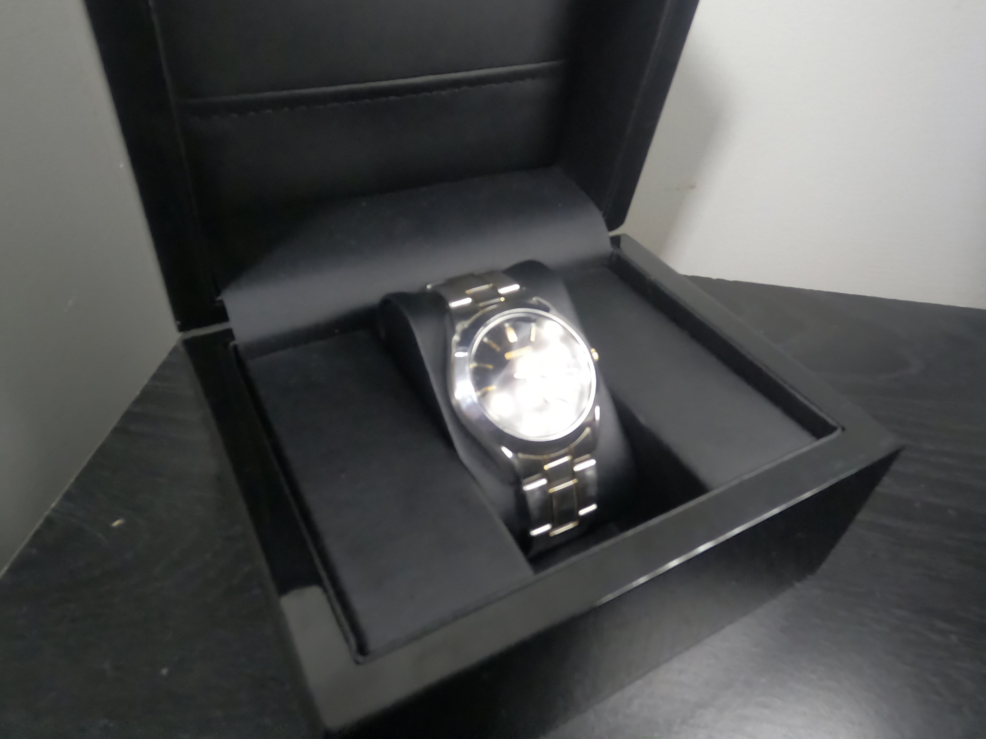 Valore Luxury Watch Display Case - First Edition