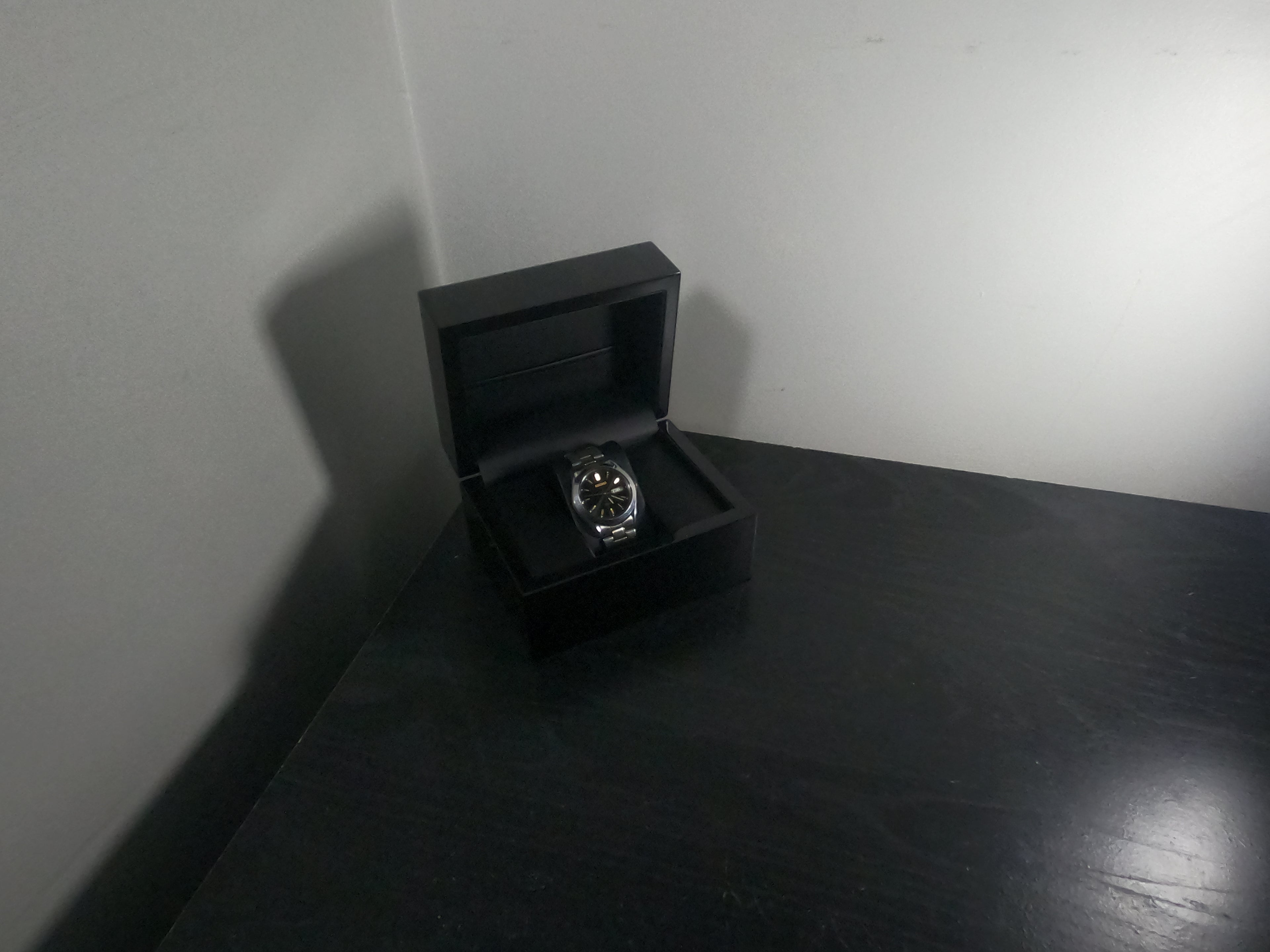 Valore Luxury Watch Display Case - First Edition