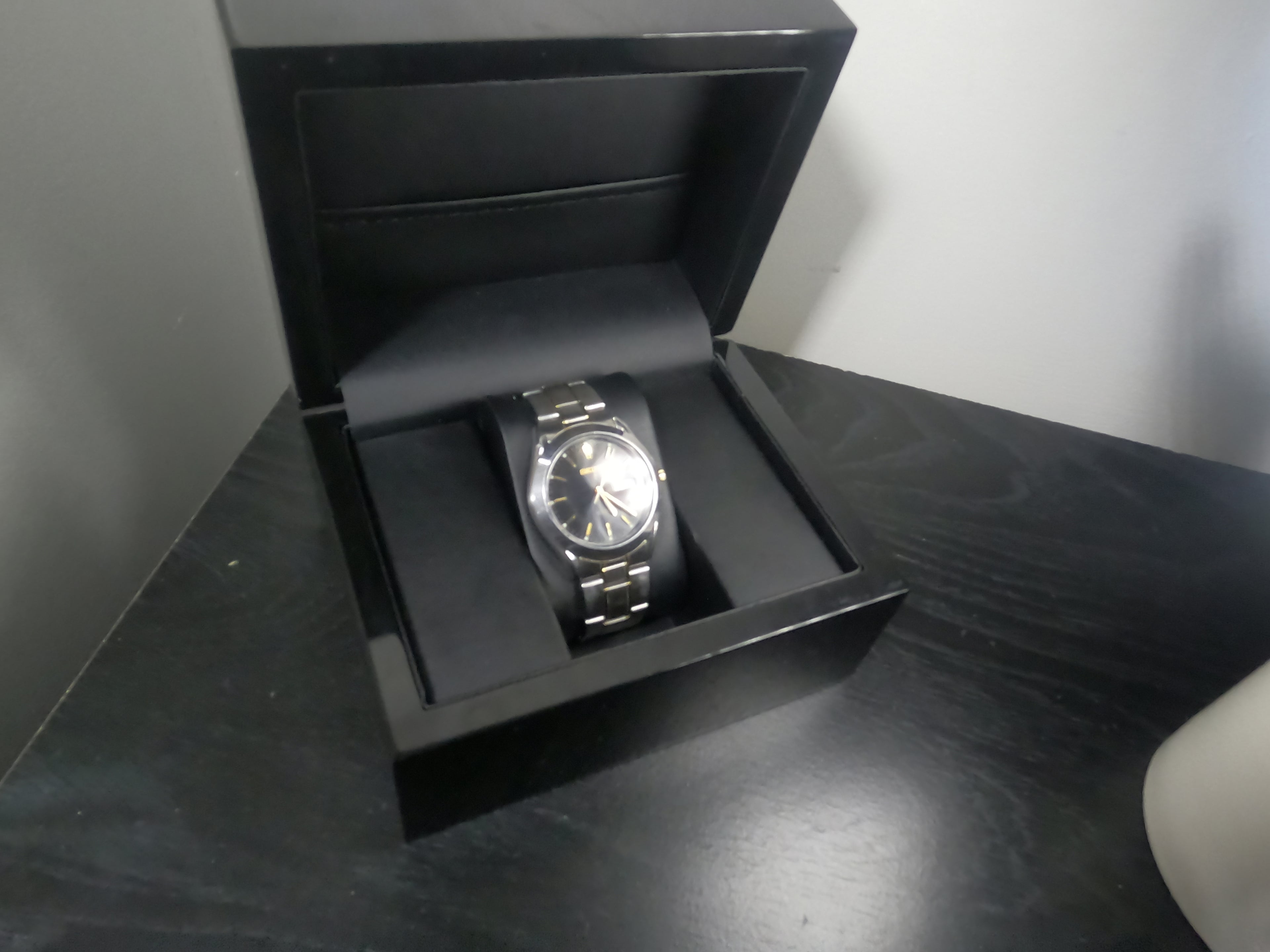 Valore Luxury Watch Display Case - First Edition